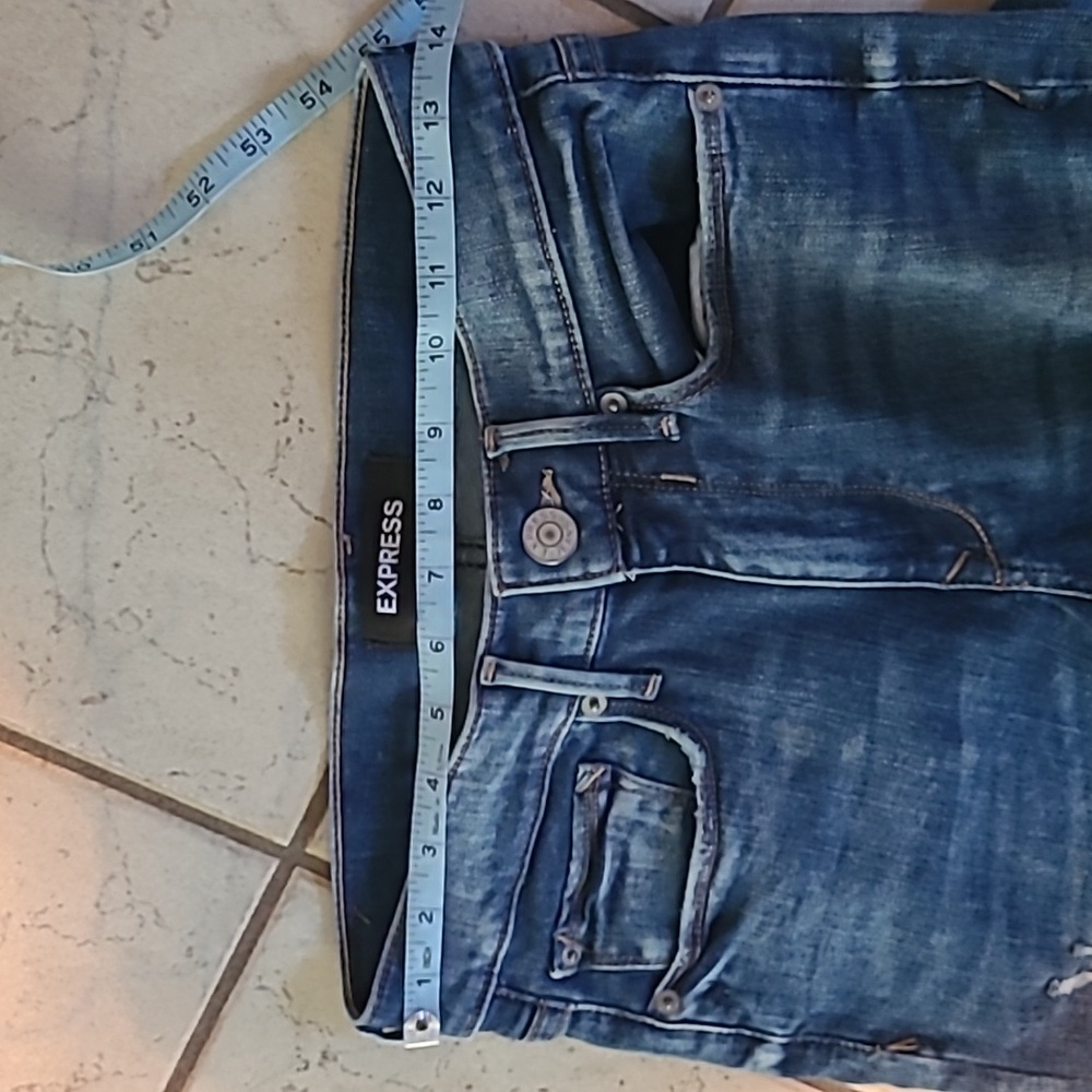Express jeans size 4, distressed - Picture 6 of 10